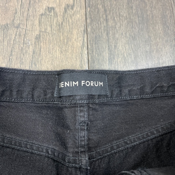 Aritzia NWOT Denim Forum The Ex Boyfriend Short - Picture 4 of 9